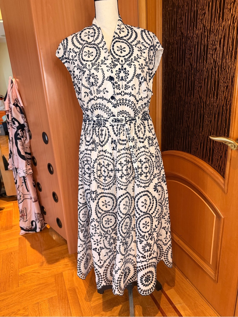 Zara ZW collection Embroidery belted Dress White & Dark navy Sz XL - Picture 5 of 16
